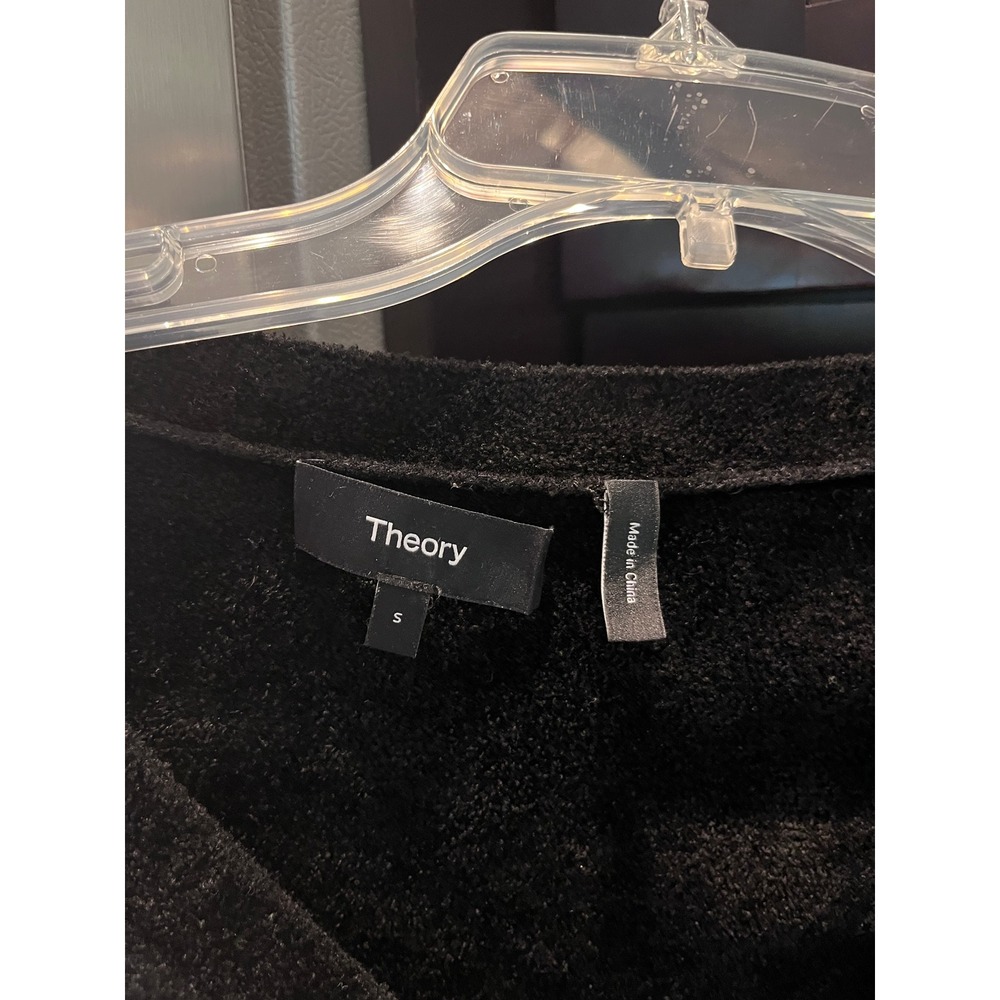Theory Black Plush V-Neck Button Cardigan Sweater Size S Fall Quiet Luxury - Picture 4 of 7